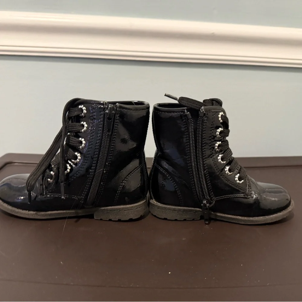 dELiA*s Shiny Black Kids Boots in Good Used Condition Size Eight Toddler